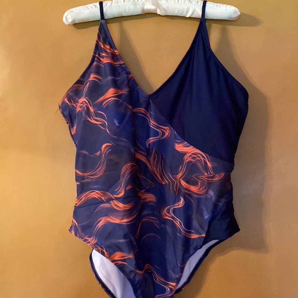 NWT One-Piece tank-style bathing suit. XXL (16)
